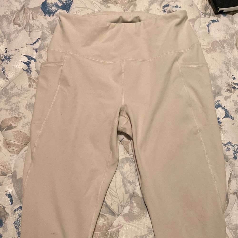 Athletic leggings